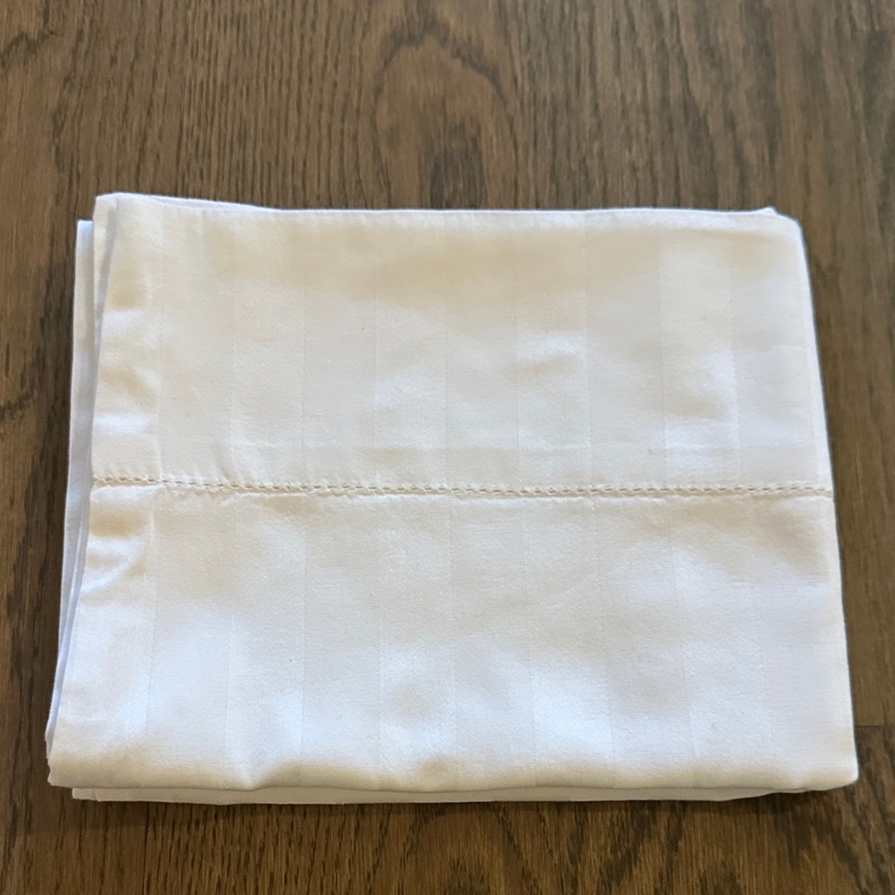 4 for $10 😎 White Croft & Barrow Striped Pillowcase
